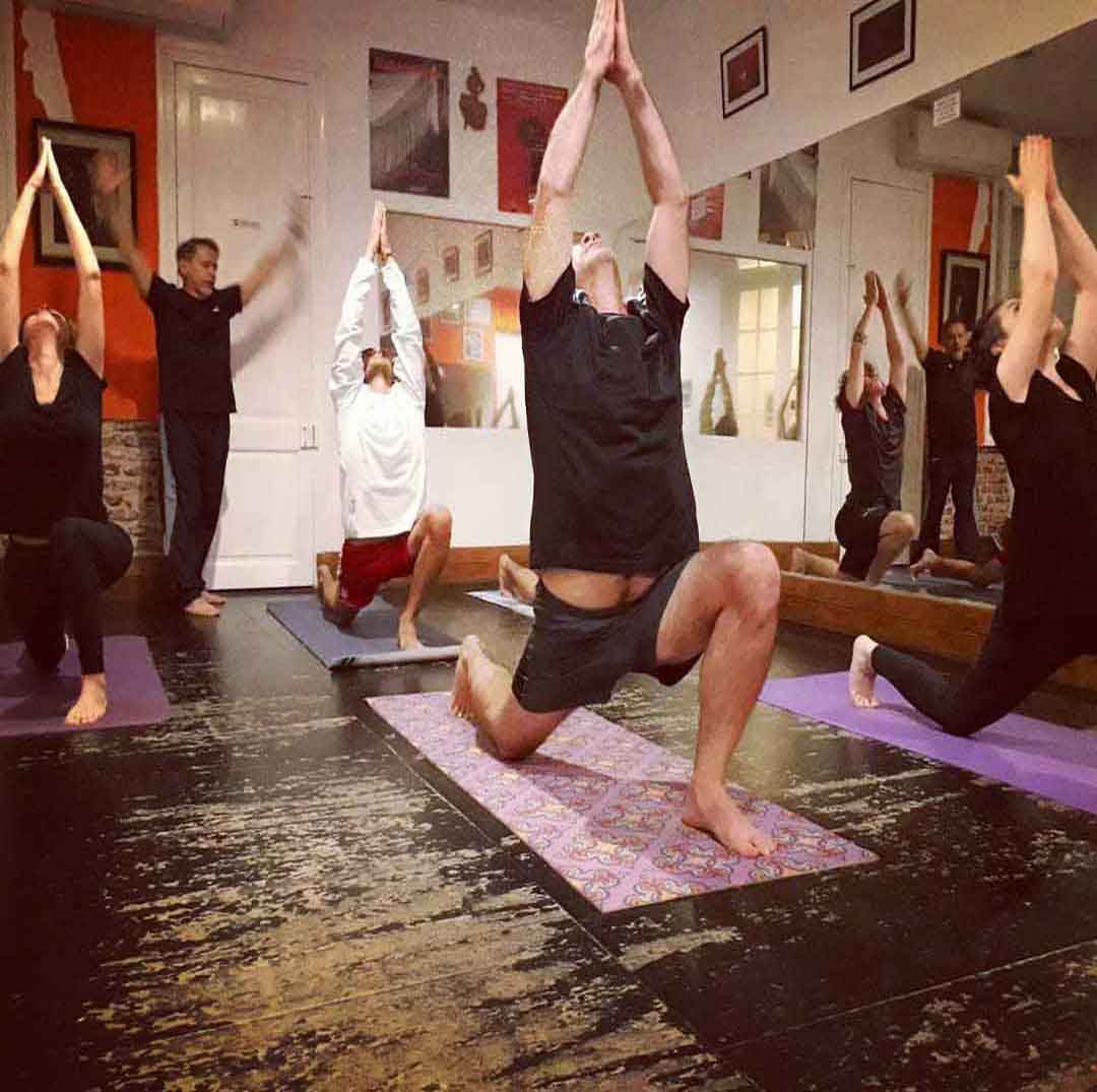 yoga en salon de montevideo 3