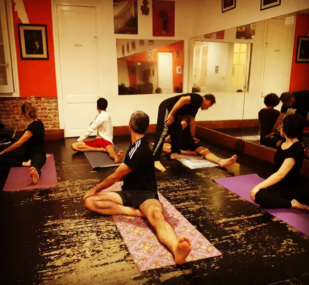 grupo de yoga 